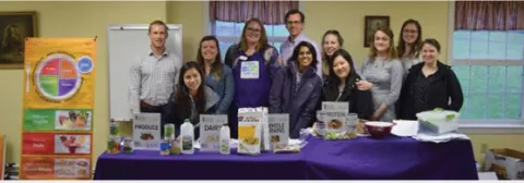 Students from UNE’s Area Health Education Center (AHEC) CUP (Care for the Underserved Pathways) Scholars Program volunteering at a SNAP-Ed nutrition education class